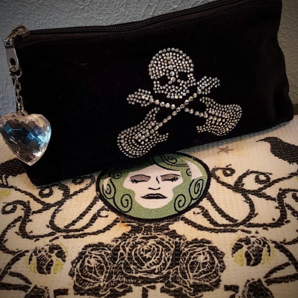 Glitzy Skull Crossbones Guitars Black Velvet  bag Crystal Heart Chain Zipper